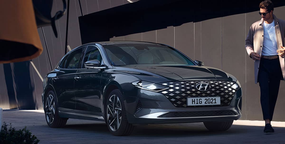 Prices and Specifications for Hyundai Azera 3.5 MID 2021 in UAE